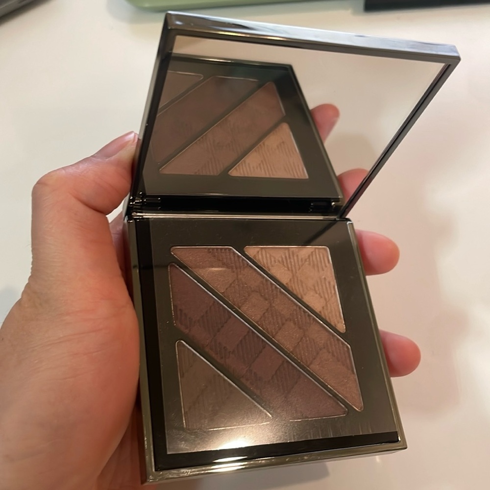 New! Burberry complete eye palette - plum pink No.6